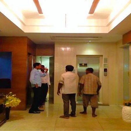 Hotel Srivatsa Kakinada Exterior photo